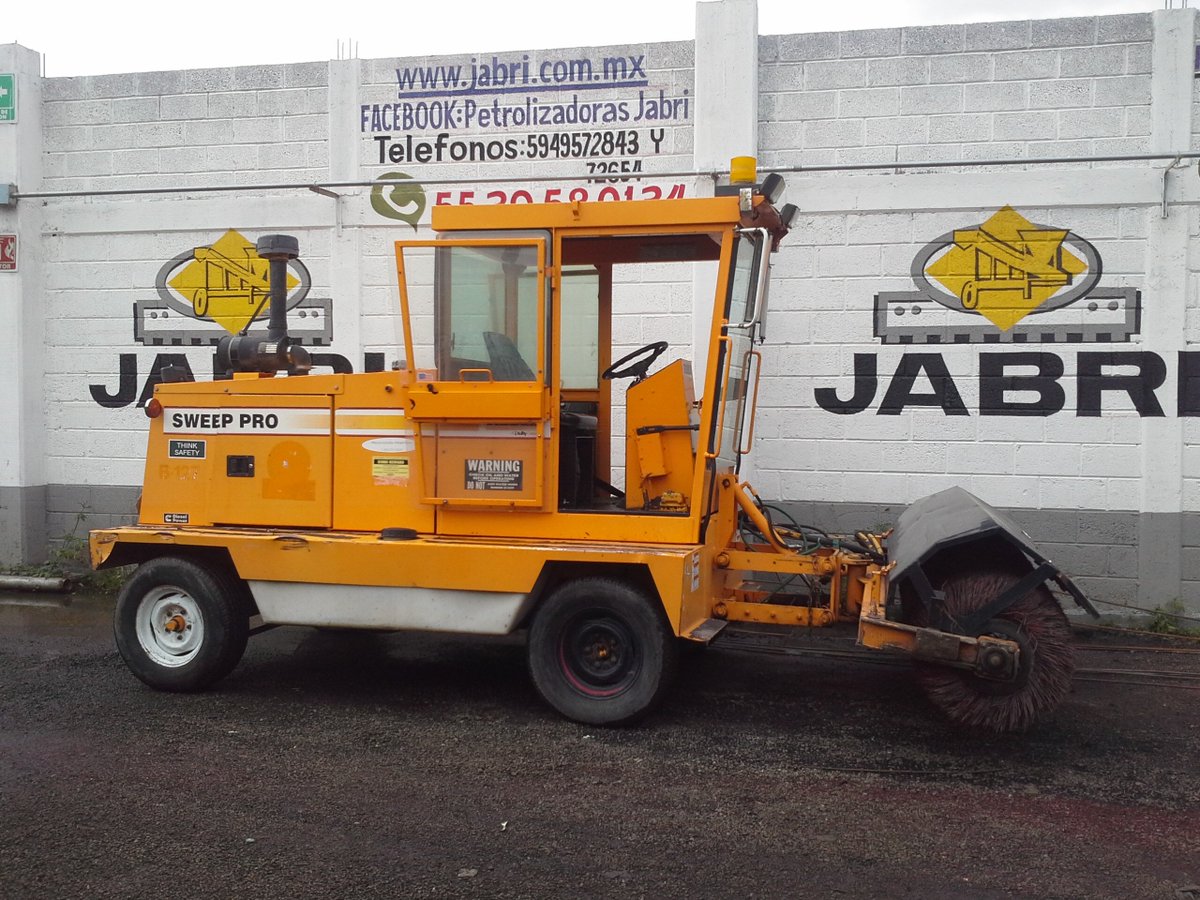 PJABRI's tweet photo. ROSCO 4820 MOTOR CUMMINS 4 CIL C/TURBO AÑO 2007 HRS 4052 CABINA CERRADA AIRE ACONDICIONADO CEPILLOS NUEVOS SE ENTREGA EN BUENAS CONDICIONES https://t.co/lxR8WmsHaG