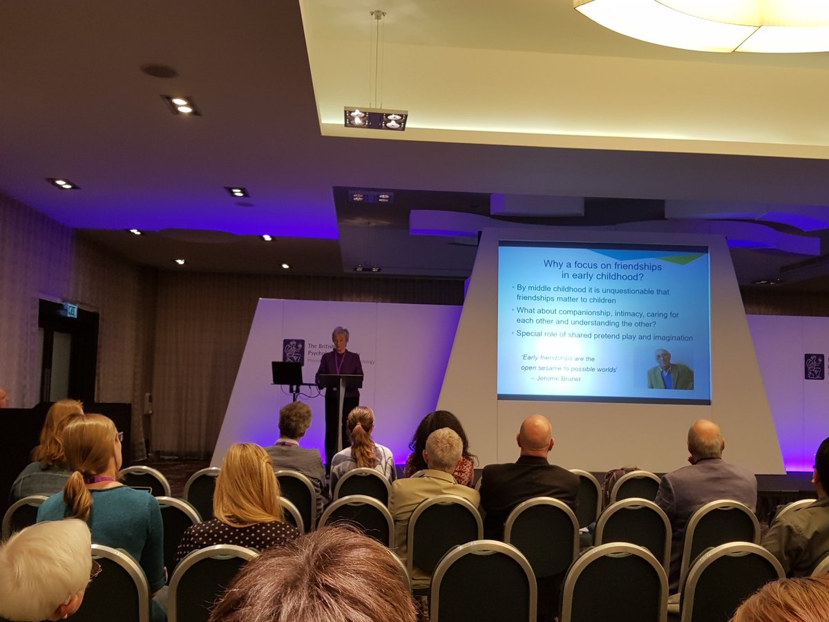 DrFionaKyle's tweet image. #dev2017 2nd keynote of the day: Prof Judy Dunn talking about the early development of friendships @BPSDevSection