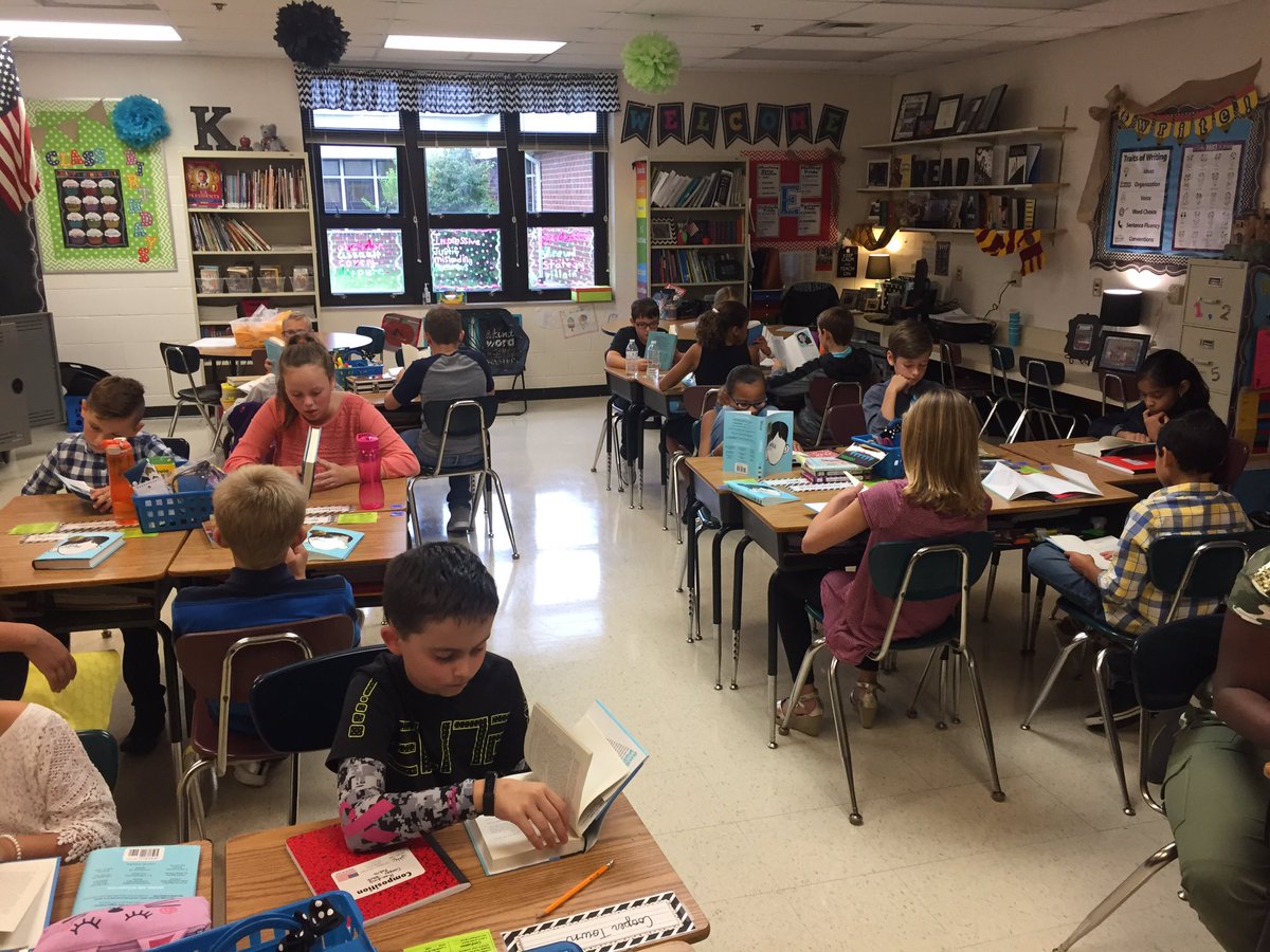 superinfifth's tweet photo. Thrilled that our 5th grade Ss will be reading and studying Wonder this year!!! @RJPalacio #choosekind #literaturestudy #characterstrengths https://t.co/YDJXTguNgN