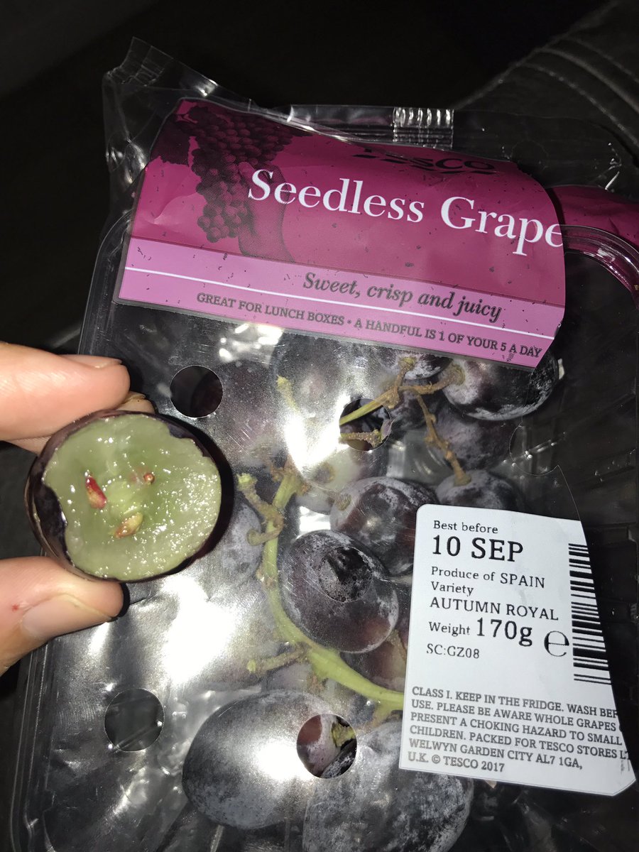 NikkiCharles86's tweet photo. @Tesco your new 49p seedless grapes aren't exactly seedless?? Every one has had seeds in so far! https://t.co/vNbjuRReMo