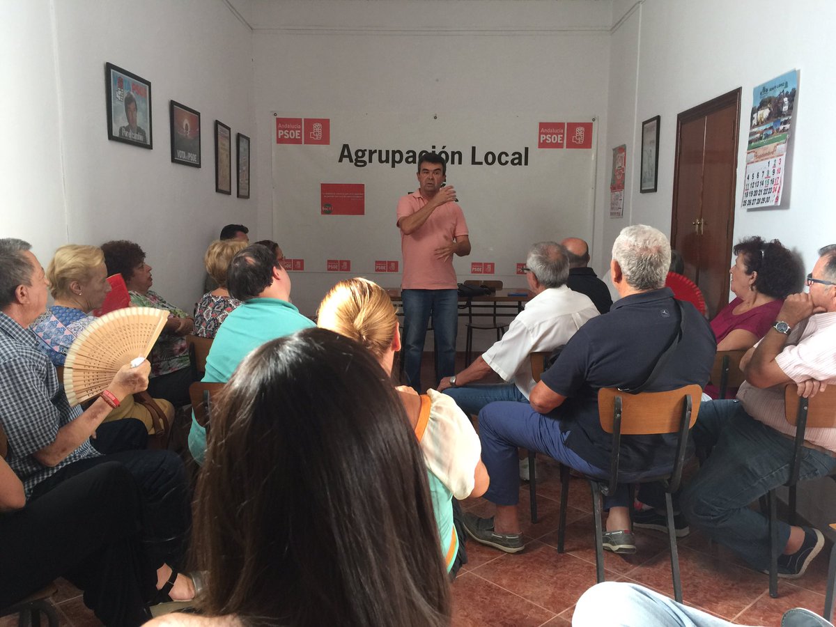 ConstruyePsoe's tweet photo. .@JosMartnGmez con las y los militantes beasinos. Buena convocatoria de nuestros/as compañeros/as socialistas. https://t.co/RcHY77VbEn