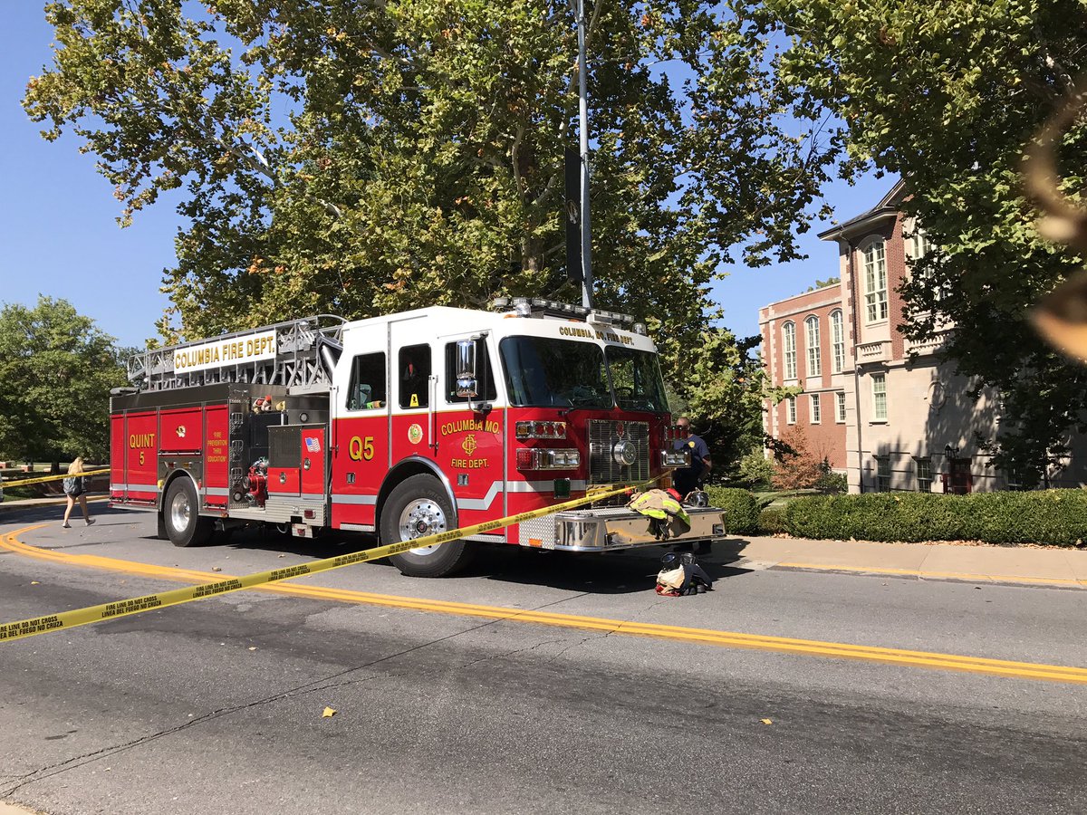 MizzouLife's tweet photo. HAPPENING SOON in Speaker's Circle, the @Columbia_Fire department will light a room on fire and go over safety tips. Free pizza &amp; shirts 🍕🔥👕 https://t.co/Xhds2Go087