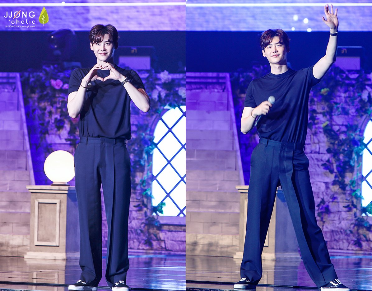 __rainy9__'s tweet photo. My forever bae 💖 #29번째생일을축하해 #시들지않을_너란마음꽃 #행복을퍼뜨린다 #내가더고마워 #너와함께하는매일이 #감동이고행복해 #진짜사랑해 #이종석 #LeeJongSuk #LJSVN #IrreplaceableHappiness https://t.co/BJBWOuuwrd