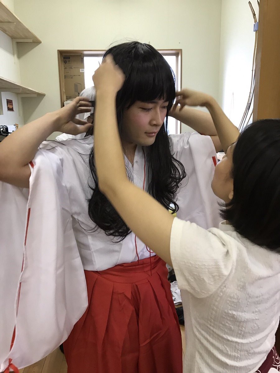 Twitter पर 福岡歯科大学 弓道部 福岡歯科大学の学園祭名物といえば 各部活対抗のパフォーマンス大会です 毎年1年生が部活代表で出場してくれるのですが 今年もちゃくちゃくと準備が進んでいるようですよ 艸 ここでちょこっと 去年の1年生の可愛い女装