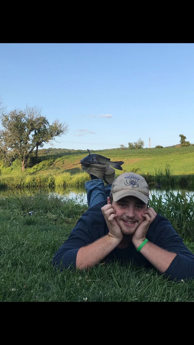 CarterMummert's tweet photo. Who did it better?
RT for Big Country
LIKE for Kenna https://t.co/mzYI0mjIeY