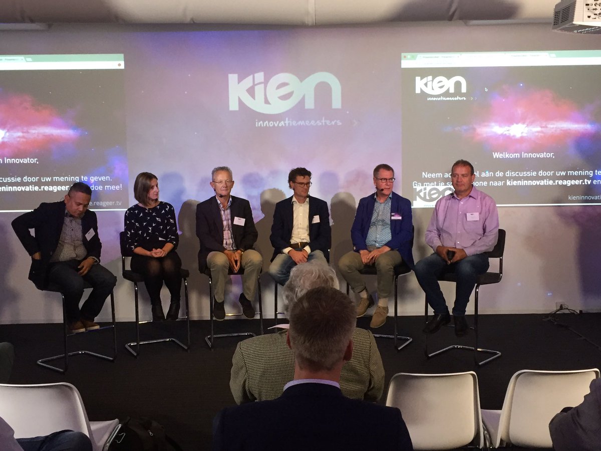 Paneldiscussie gaat van start. Eerste stelling: in 2025 zijn alle scholen in Nederland volledig fris. #technodag