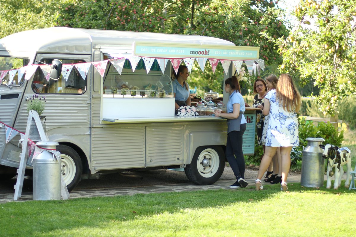 <a href="/RussetsWeddings/">RussetsCountryHouse</a> <a href="/MooohIceCream/">Moooh! Ice Cream</a> Another beautiful summer afternoon <a href="/RussetsWeddings/">RussetsCountryHouse</a> #surreyweddings #surreyweddingvenues #surreyvenues