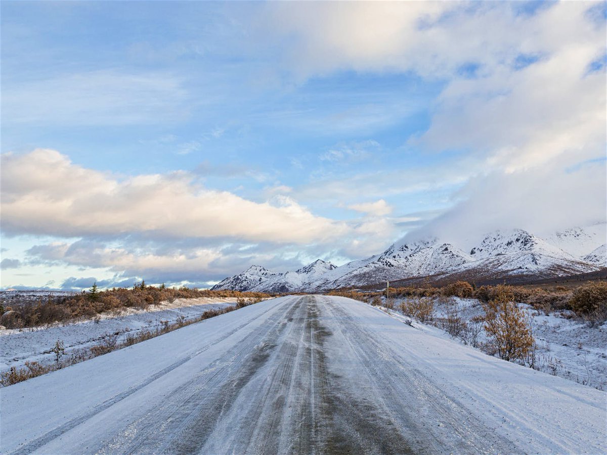 lonelyplanet's tweet image. Hit the open road with one of these six epic #drives lptravel.to/MQEDqQ #travel #roadtrip