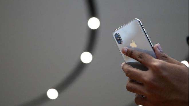 BASSP_'s tweet photo. A pesar de que @Apple ofrece valores mas allá de los funcionales, no revolucionó el mercado
#YaBASSP #iPhoneX #Apple
https://t.co/xv0MXh7Fwp https://t.co/FaGZJJb3CW