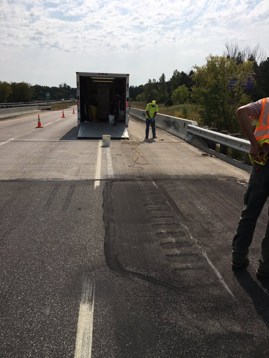 DavidDingler's tweet photo. The guys getting set up to lift this bridge approach #precisionlift @PrimeResins https://t.co/oCTEryArV0