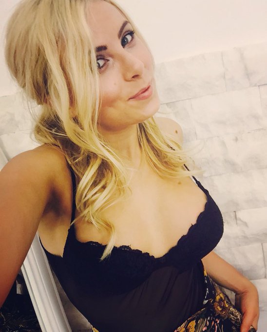 Are you gonna have the heart to let me alone tonight?!In want a nasty loving with you,on @JasminDotCom<a href="/tag/camgirl"class="tags"><span>#camgirl</span></a><a href="/tag/lifeinred"class="tags"><span>#lifeinred</span></a>