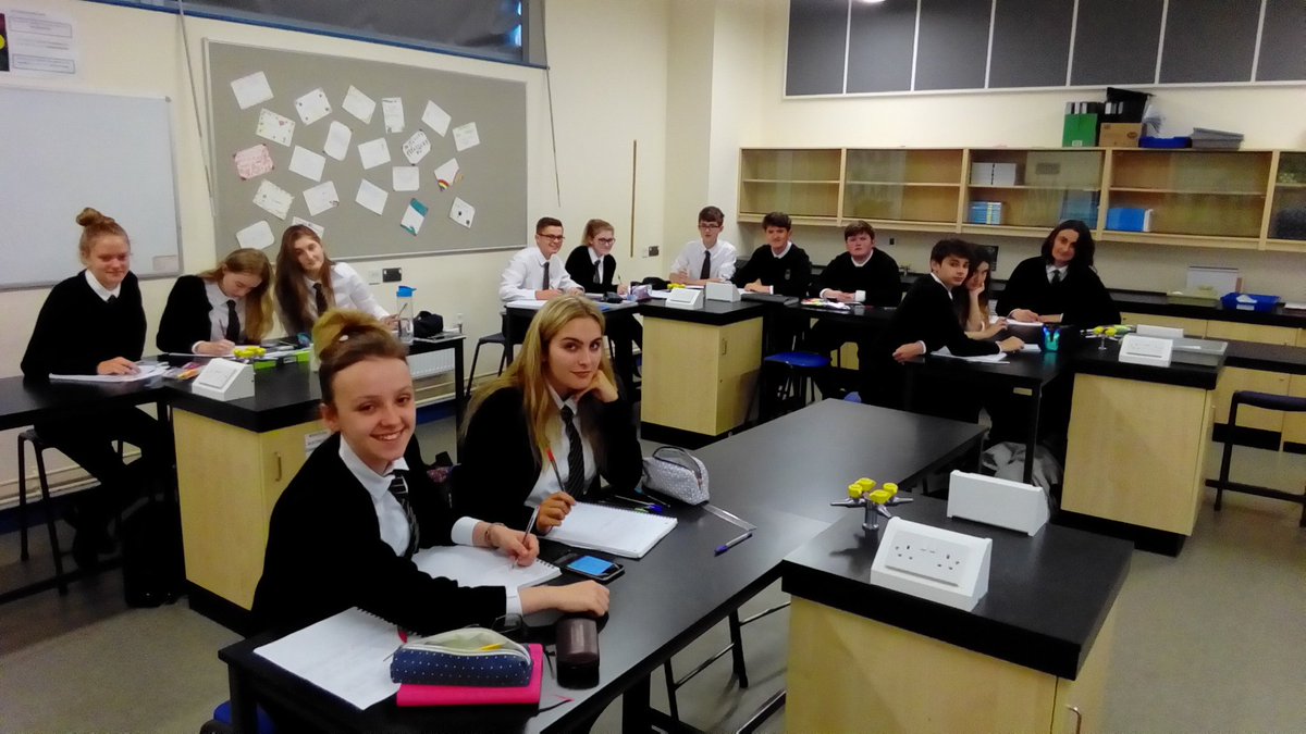Maesydderwen's tweet photo. Our 6th Form hard at work in @SciMaes #ASChem and #ASPhys Ardderchog! https://t.co/fWSMwdvZkU