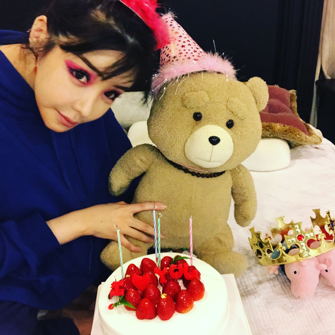 [BOM INSTAGRAM(3P)] newharoobompark: Happy Birthday--Teddy Park   --      