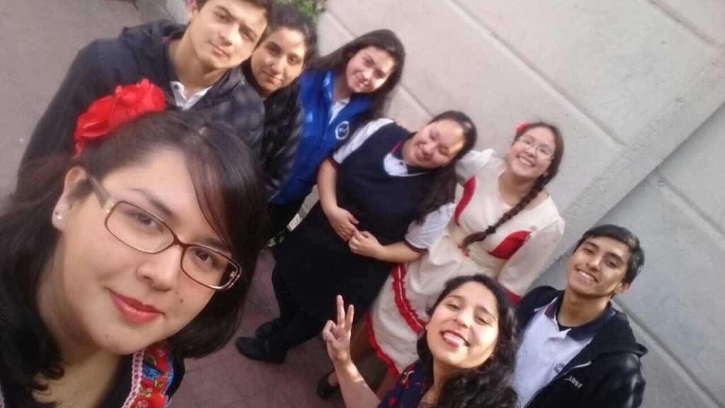 SSVP_Chile's tweet photo. Comunidad escolar del colegio Ozanam celebra #FiestaDeLaChilenidad con #MisaAlaChilena y bailando #cueca #VivaChile #FiestasPatrias https://t.co/vVgQ7WBoxn