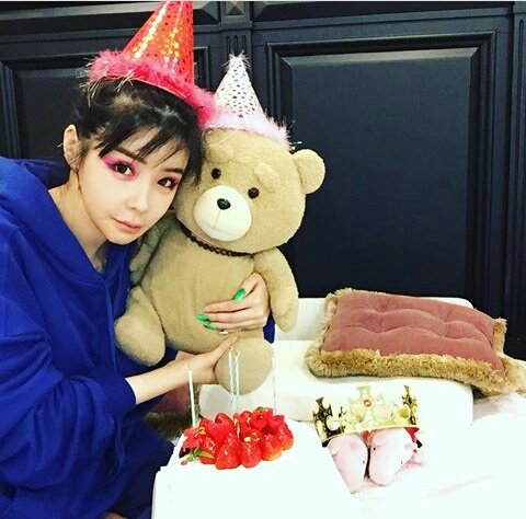  is online!!! Happy Birthday Teddy Park ~  