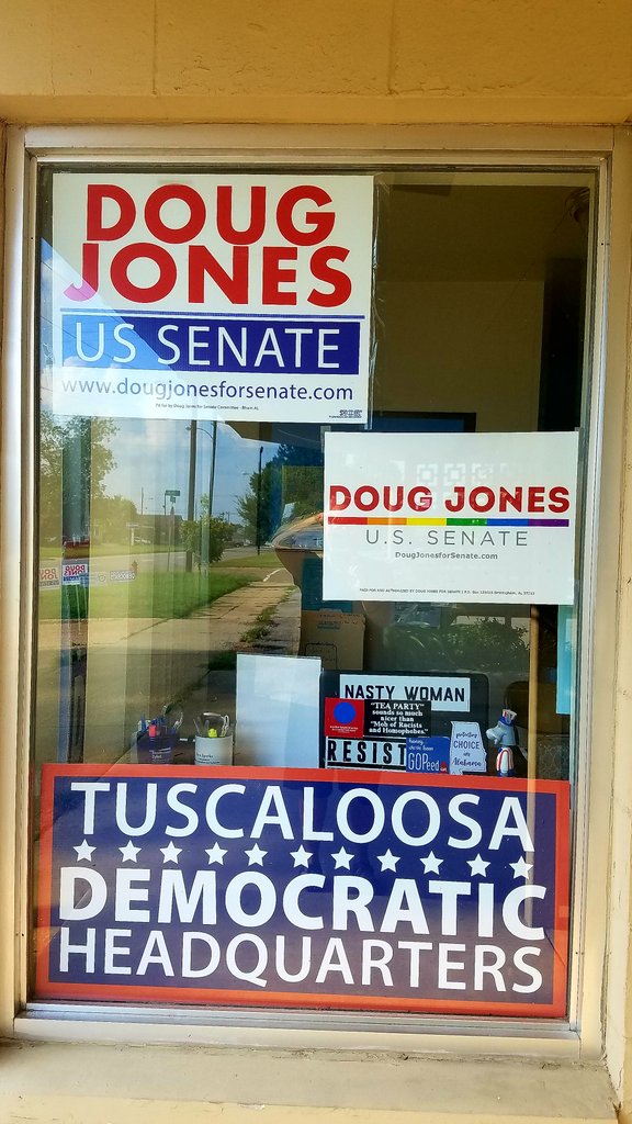 KudzuFrannie's tweet photo. @JohnArchibald @WarOnDumb Why, yes. I believe we can elect #DougJonesforSenate #VoteDecember12 #ALSEN https://t.co/tjzgEcXbBU