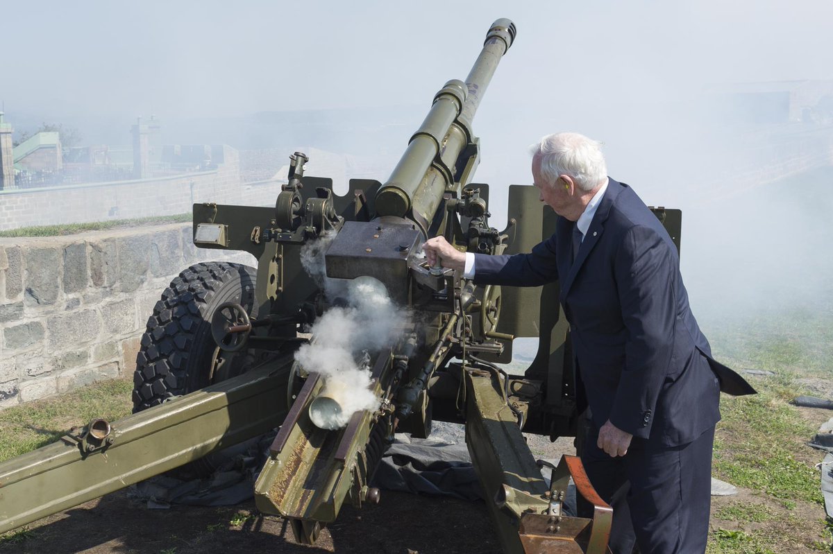 GGCanada's tweet photo. Prior to departing, I fired a canon to mark my last stay at the official residence at the Citadelle of Québec. https://t.co/nYbpniTwbj