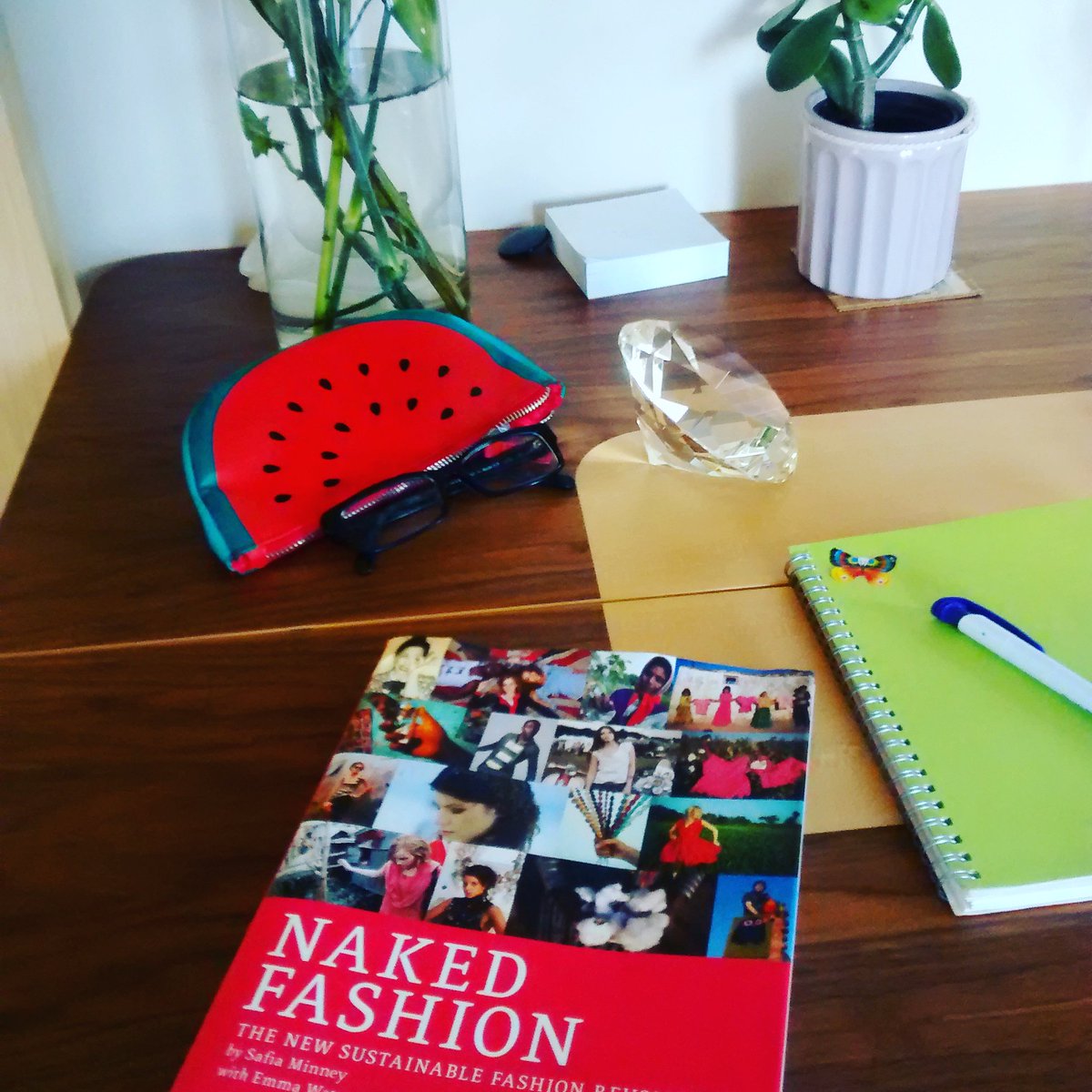 ☔ @The Creative Recycling Gallery &amp; Nood recycled art &amp; sustainably sourced clothing I got gifted a book on Naked Fashion
#re-use #fairtrade