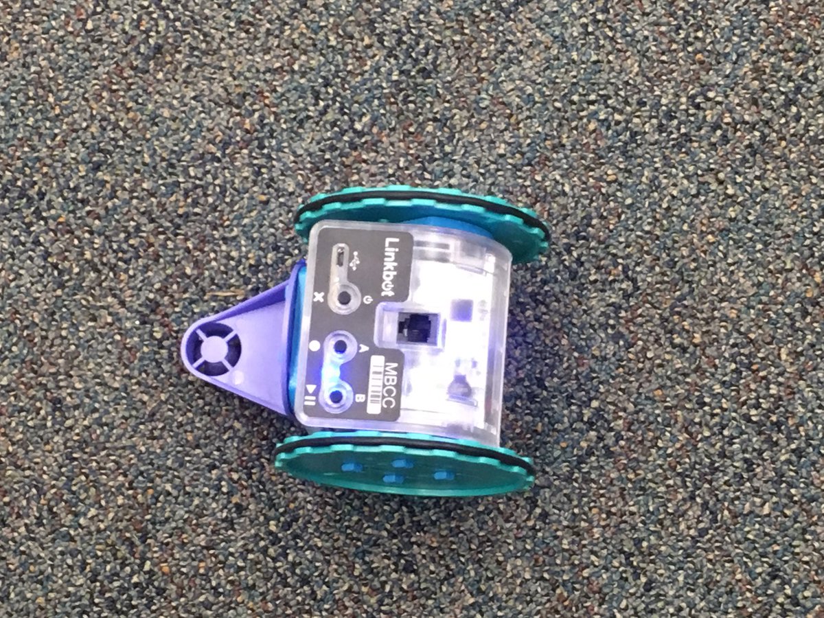 ValleyViewRobos's tweet image. Our robots are running, our robots are running! Attack! @ValleyViewJags @linkbots @SoftIntegration @ShaunaHawes thanks, @andeavor