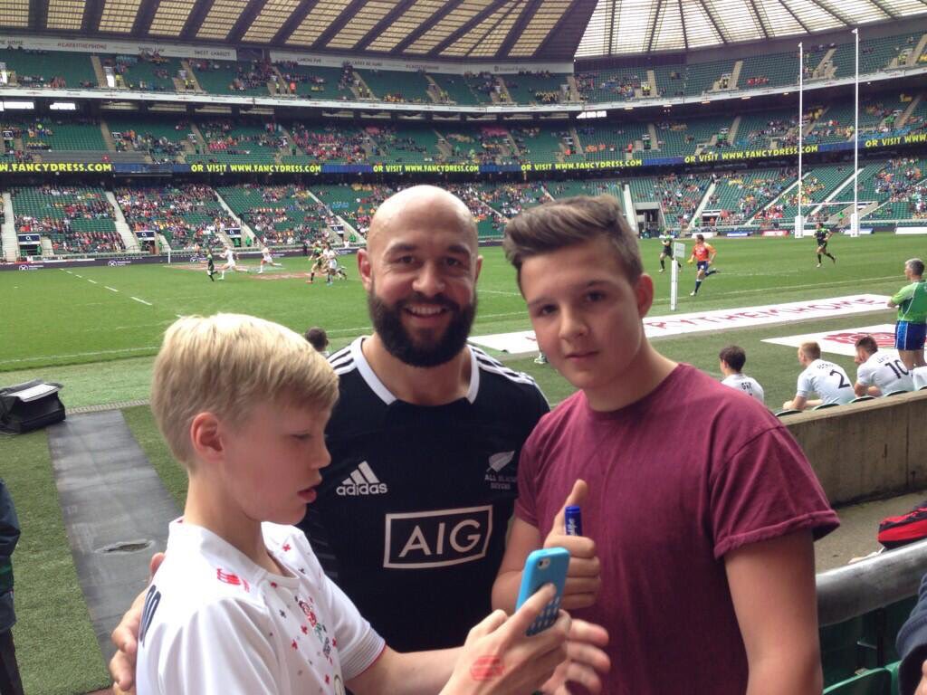 MrFraher's tweet photo. The legend retires #DJForbes @nz7s A gent that always made time for @KBuccleuchA students at @LondonSevens #legend #thankyou #rugby https://t.co/avSJfjAnJF