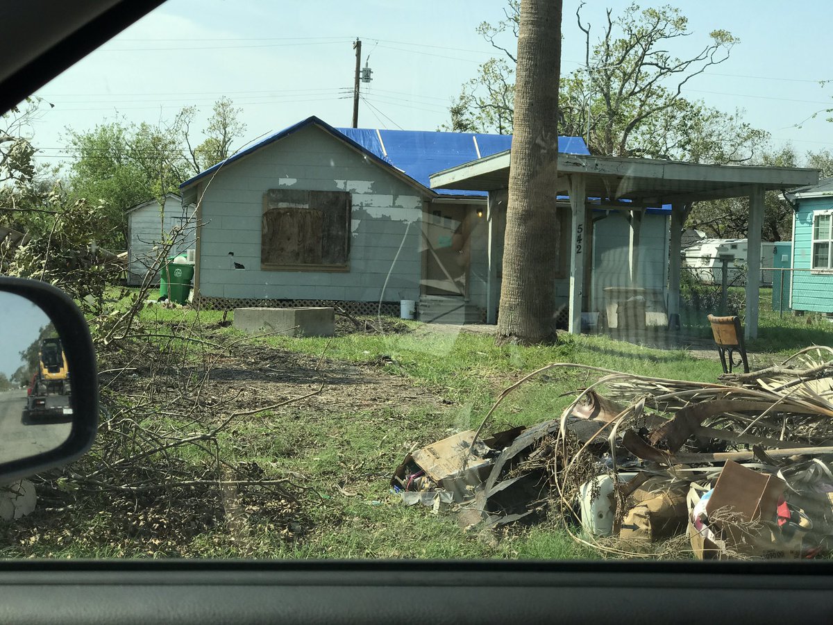 clark_gasm's tweet photo. #HurricaneHarveyrelief by @AmeriCorps #TXCC Mennonite Disaster Service of Texas West and @allhands Volunteers. https://t.co/GTuyIUTPJm