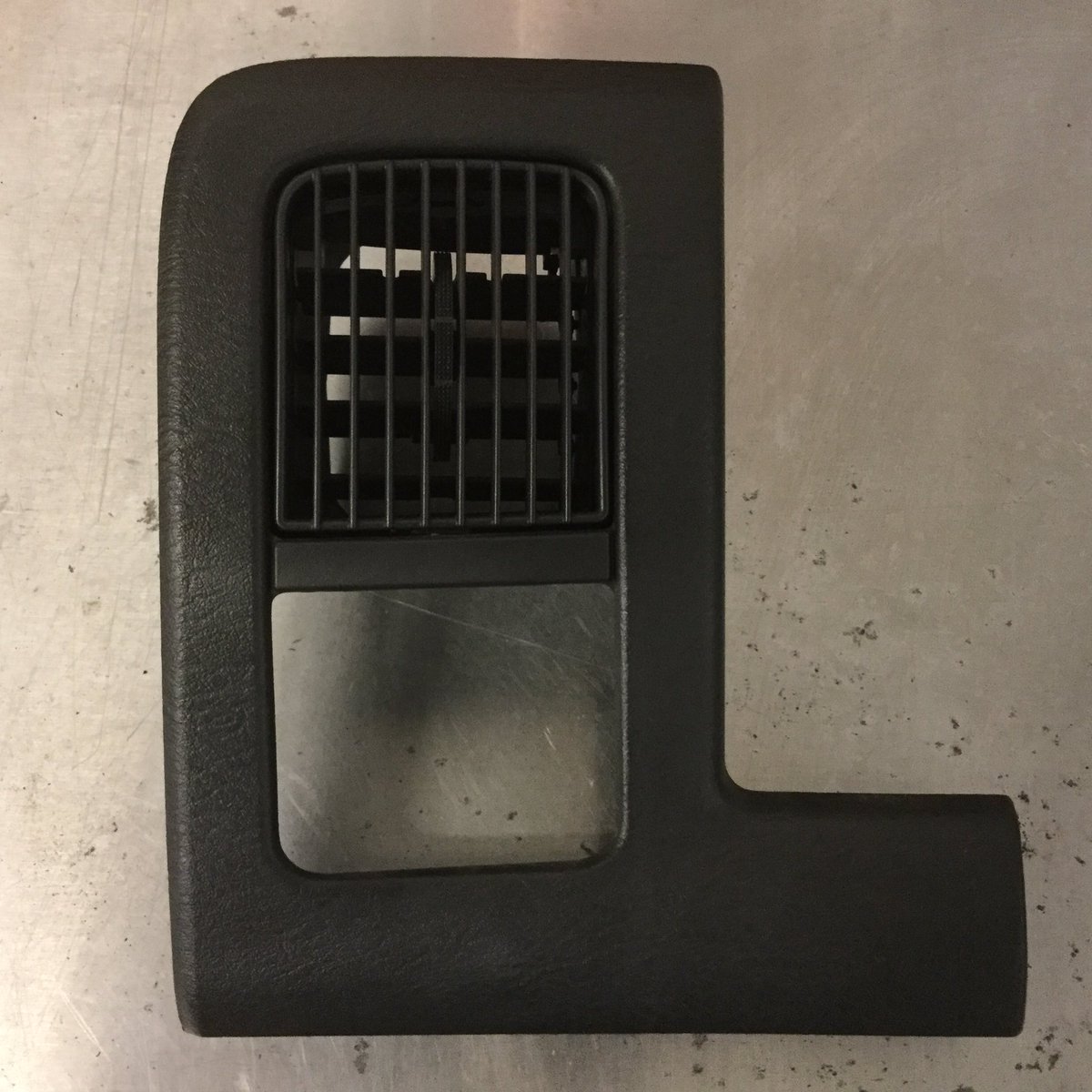 TriStateAutoSal's tweet image. 2002-2005 Ram 1500, headlamp bezel.
ebay.com/itm/2324873540…