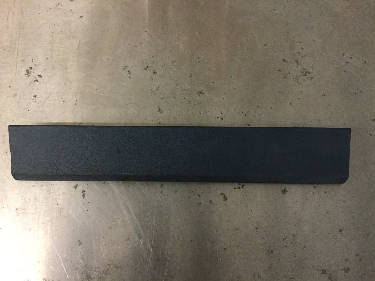 TriStateAutoSal's tweet image. 1981-1986 Ford Bronco, left side roof inner moulding. 
ebay.com/itm/2324873684…