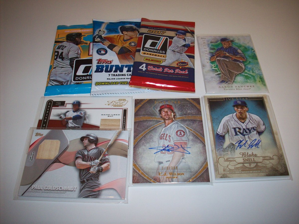TonysHobbyVault's tweet image. Giveaway Time! Enter to win 1 of 2 prize packs filled w/ Autos &amp;amp; Packs below. 
Thanks &amp;amp; Good luck 😆

gleam.io/Cyi2R/the-ichi…