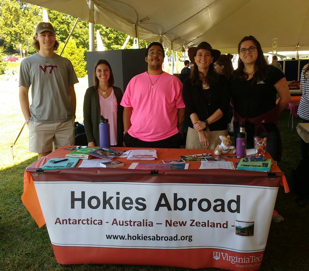loriannblanc's tweet photo. #hokiesabroadnzoz alumni share their experiences w/ prospective students @HokiesAbroad @AUIPStudyAbroad @VT_Science https://t.co/GKd62DK9Uj