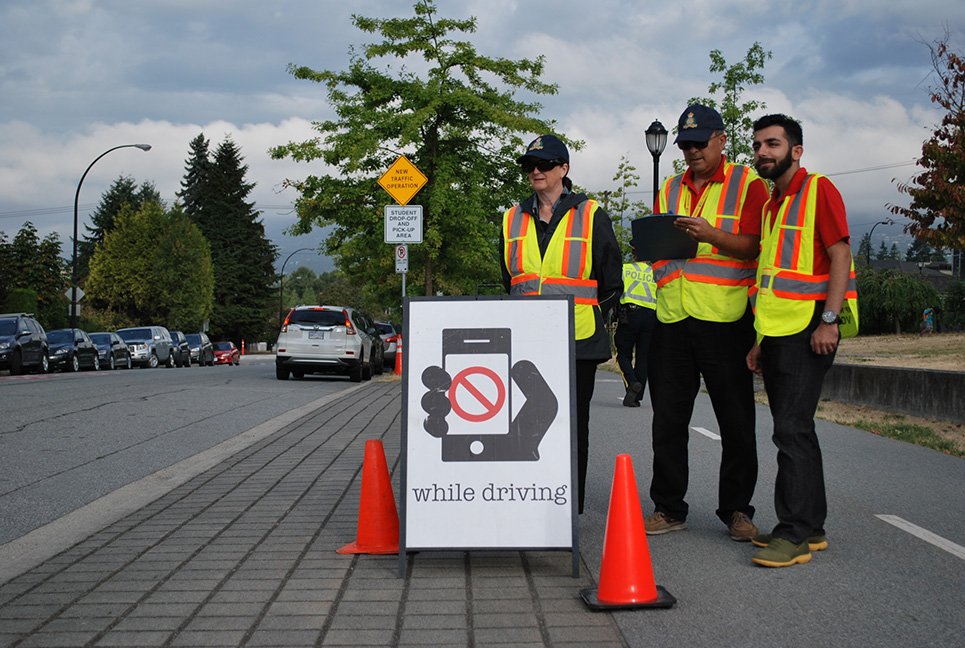Students at Queen Mary School say: "#eyesfwbc #thinkofme" #NorthVan @NVSD44 @icbc https://t.co/EwtOfCCY4q