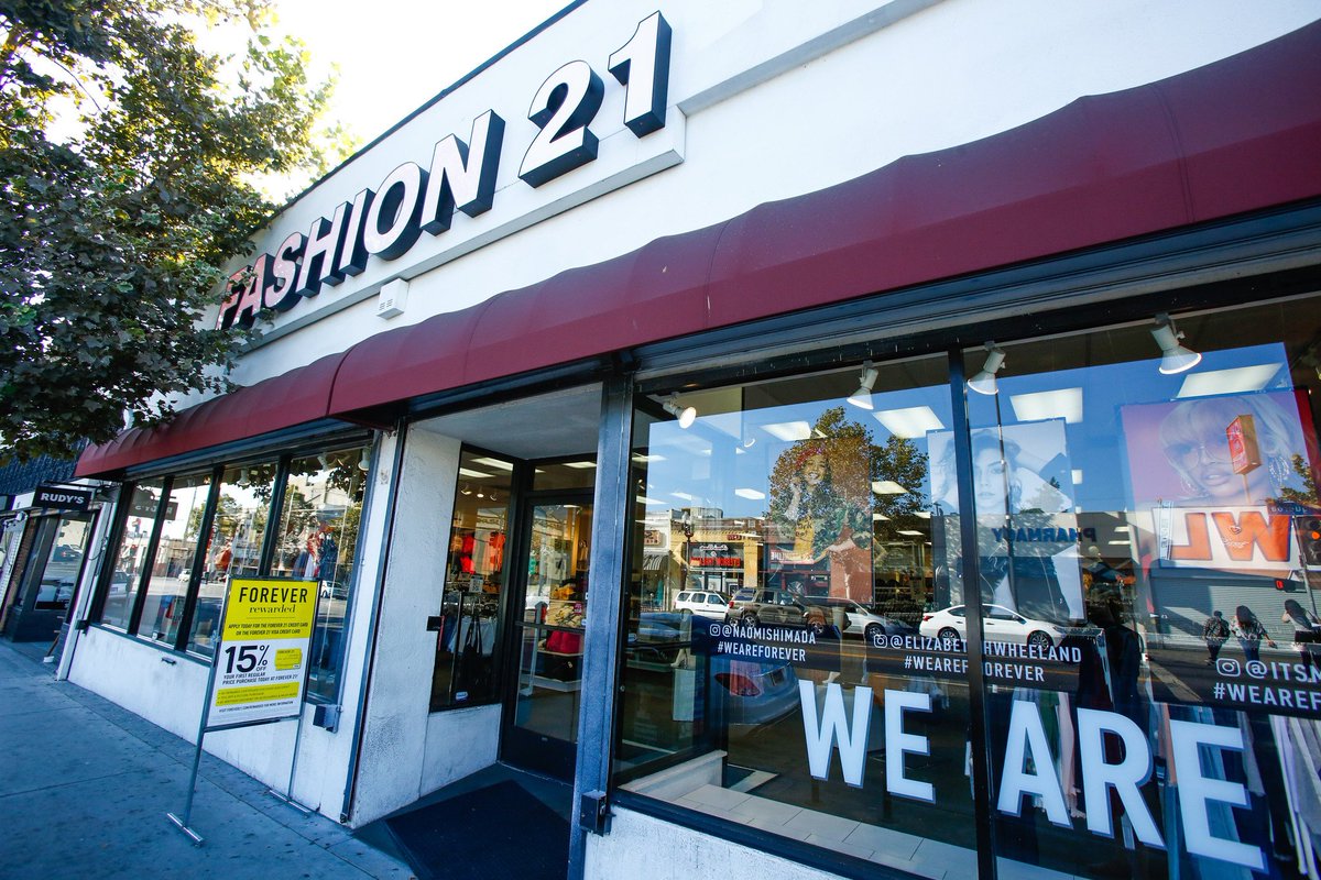 goodwellworld's tweet image. Brands like @Forever21 are using a loophole to pay workers in LA way below minimum wage for working 10-12 hour days buff.ly/2jopIkL