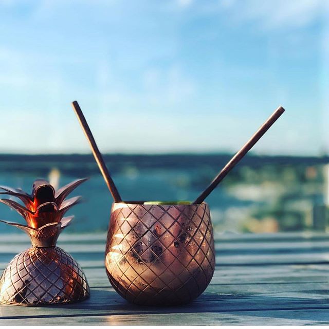 Stunning views aren't the only things you’ll love at MBar. Get discounts on inventive house 🍸s from 4-6 pm! 🍍🍹🍷😋 #SeattleViews
<a href="/mbarsea/">mbar</a>