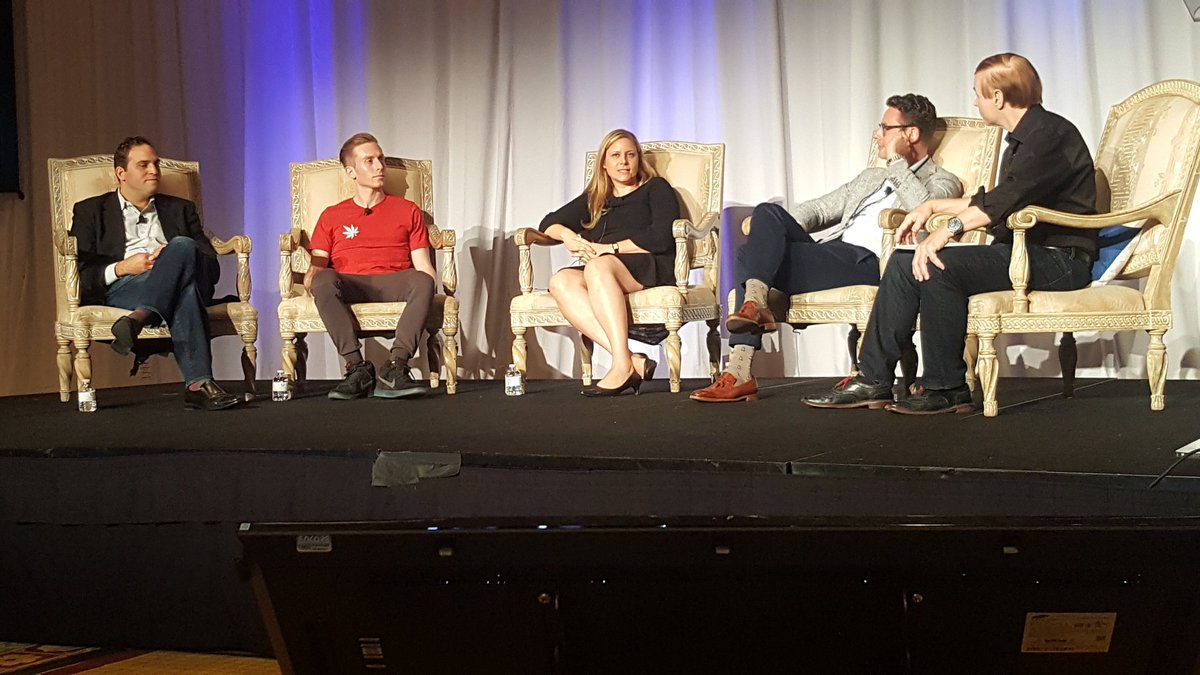Congrats 4 under 40 recipients! <a href="/truthinitiative/">Truth Initiative</a>  @DioFavatas @MedMenStores <a href="/andrewmodlin/">Andrew Modlin</a>, Mona Dessouki <a href="/adbrain/">taka</a> Gareth Davies #AMAAnnual
