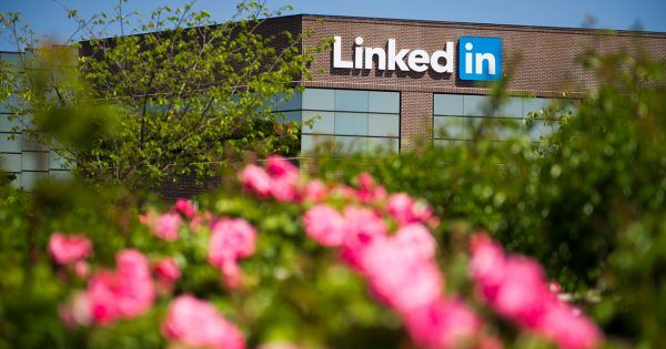 Once a Running Joke, LinkedIn Is Suddenly a Hot Social Network. Here's What Changed buff.ly/2jpwbMc
