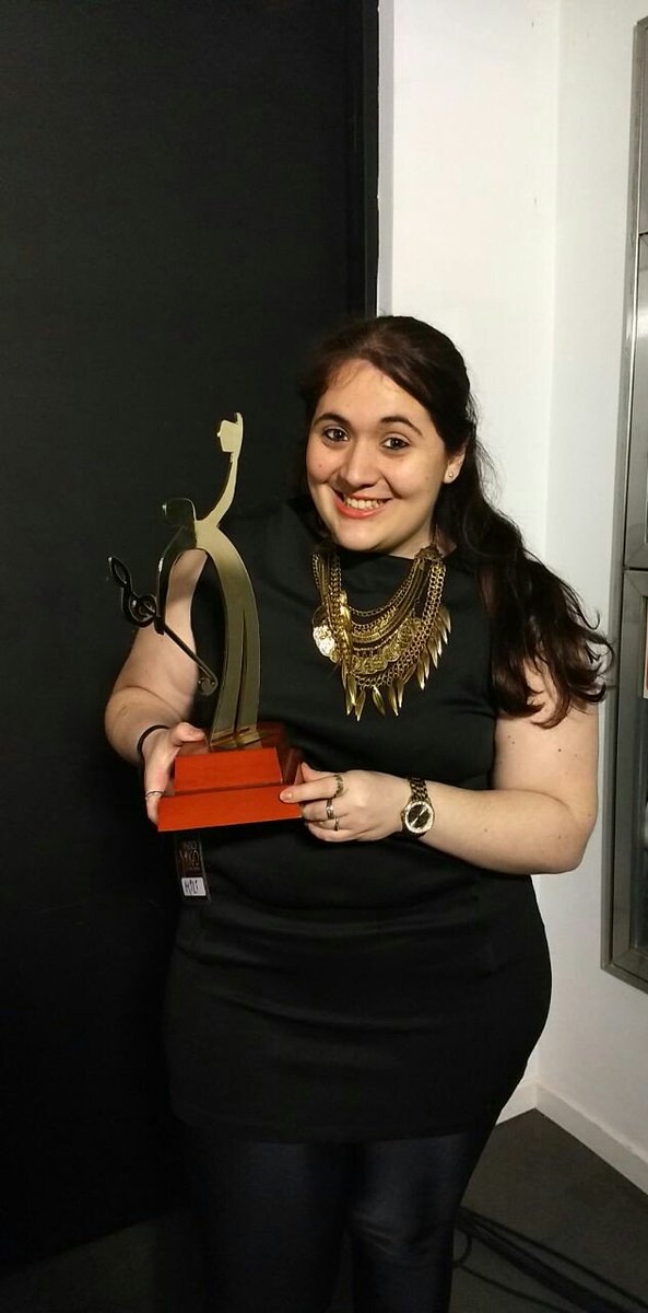 MiliDipsa's tweet photo. Se fue la 8°va entrega de los Premios Hugo... Los premios al teatro musical #Feliz #Produccion #Teatro #PH2017 https://t.co/zRgtnxOrEO