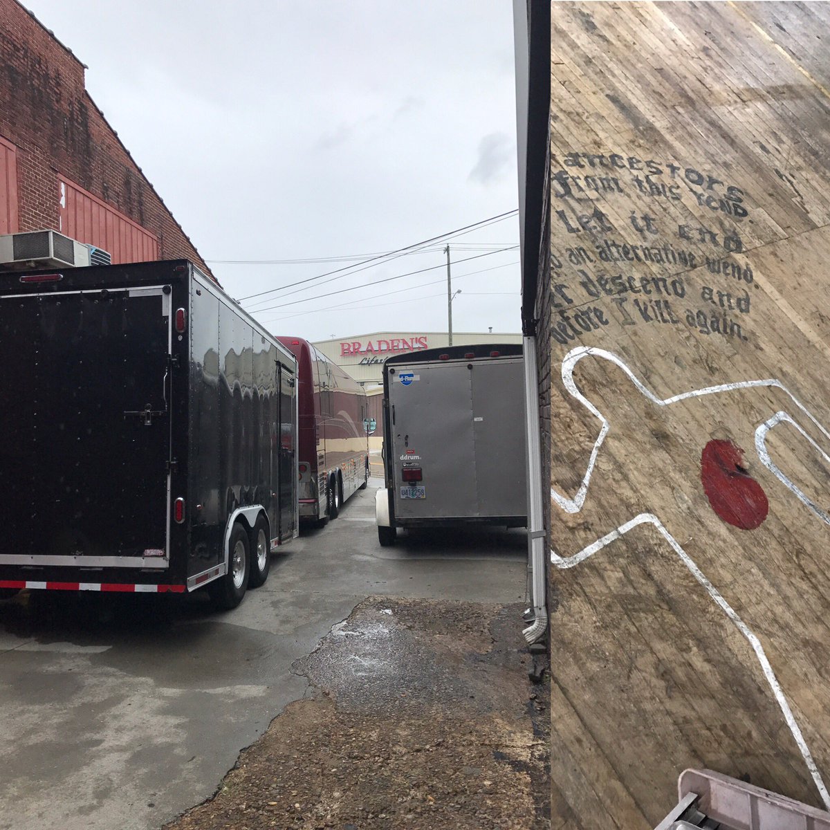 joncured's tweet image. Thanks 2 the staff &amp;amp; everybody at @Oddbodys in Dayton! 2nite @devildriver @36CF @Cane_Hill &amp;amp; @Tetrarch at @IntlKnox C U there!