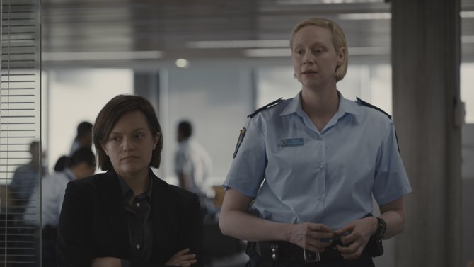 #ElisabethMoss and <a href="/lovegwendoline/">Gwendoline Christie</a> talk to <a href="/Variety/">Variety</a> about that #TOTLChinaGirl ending. Spoilers for finale! variety.com/2017/tv/news/e…