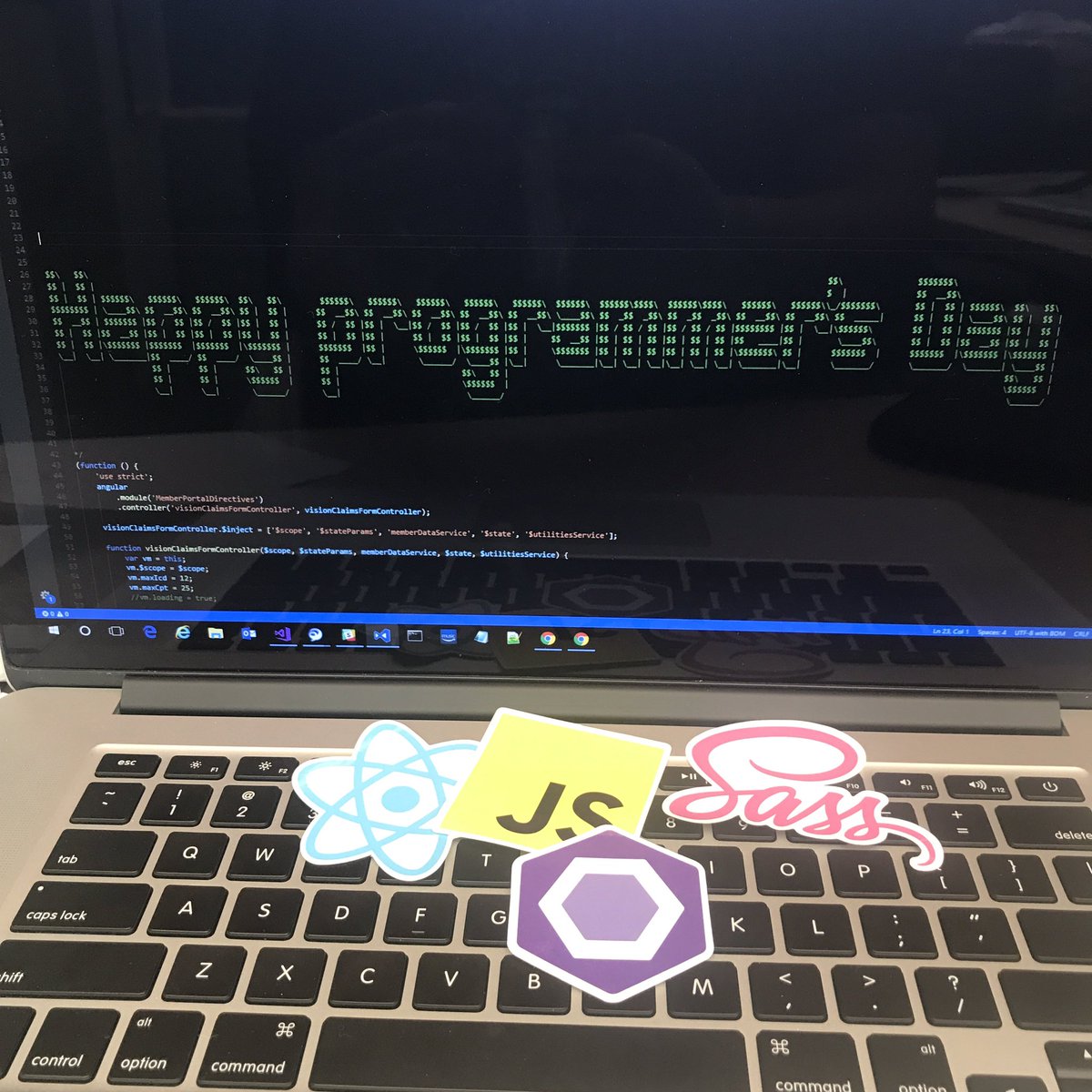 byteSwag's tweet photo. Happy Programmer's Day!  🎉

 #developers #reactjs #angular #html  #css  #byteswag #javascript https://t.co/rhqziKVigc