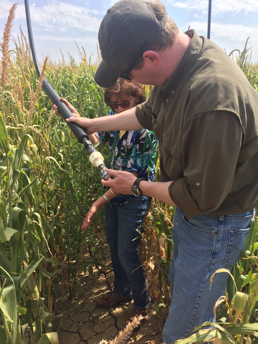 Peter_M_Lake's tweet image. Irrigation technology &amp;amp; techniques are critical to ag in Texas. Lots of both @USDA Bushland.