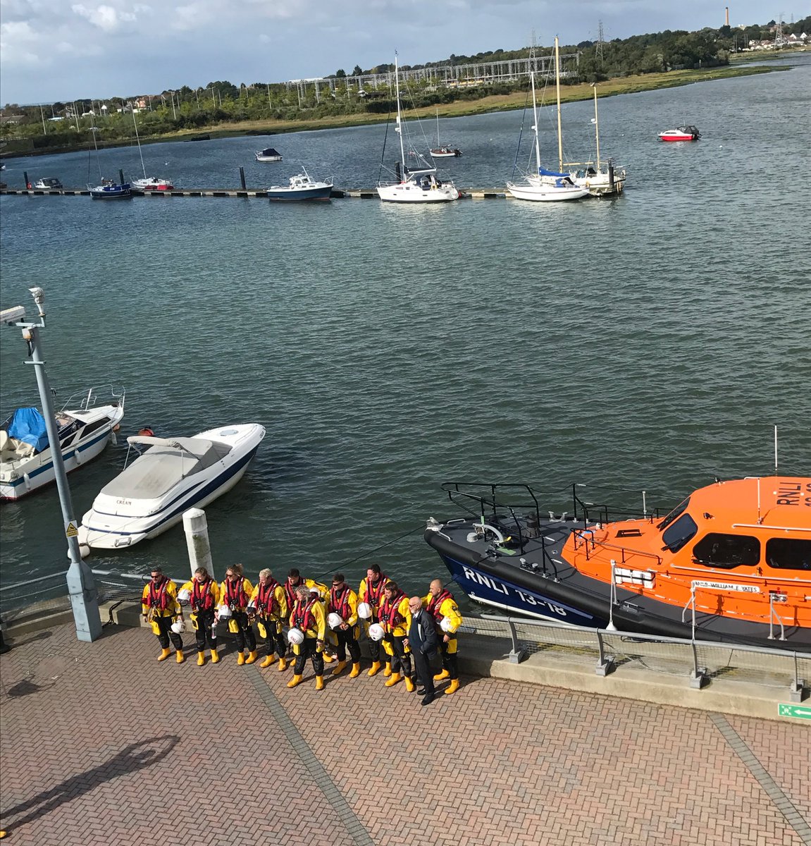 Pre training brief or posing for the camera?  This 📷taken today at the #RNLICollege #RespectTheWater #CollegeOfKnowledge 👨🏼‍🎓👩🏾‍🎓👨‍🏫📈📚