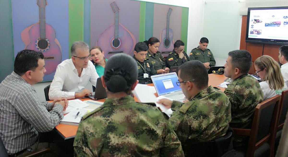 GobdeSantander's tweet photo. Sec. del Interior, 5 Br de @Ejercito_Div2 y @PoliciaColombia se reunieron para seguimiento a acciones Plan Integral Seguridad y Convivencia. https://t.co/exQhFyIRuQ