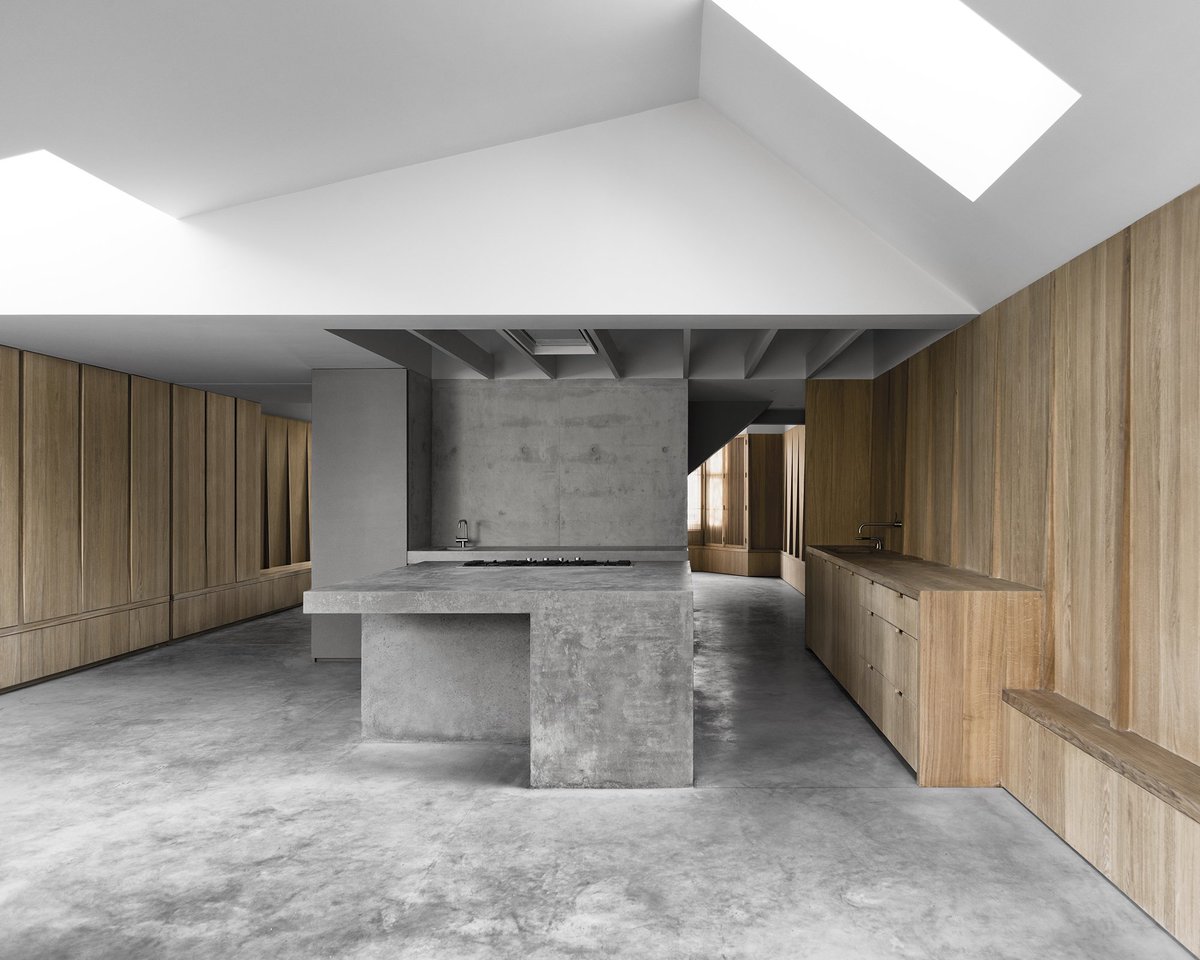 And <a href="/McLarenExcell/">McLaren Excell</a> wins Retrofit House (over £500,000) for Kew House! Thank you to category sponsor <a href="/cantifix/">Cantifix</a> #RetrofitAwards