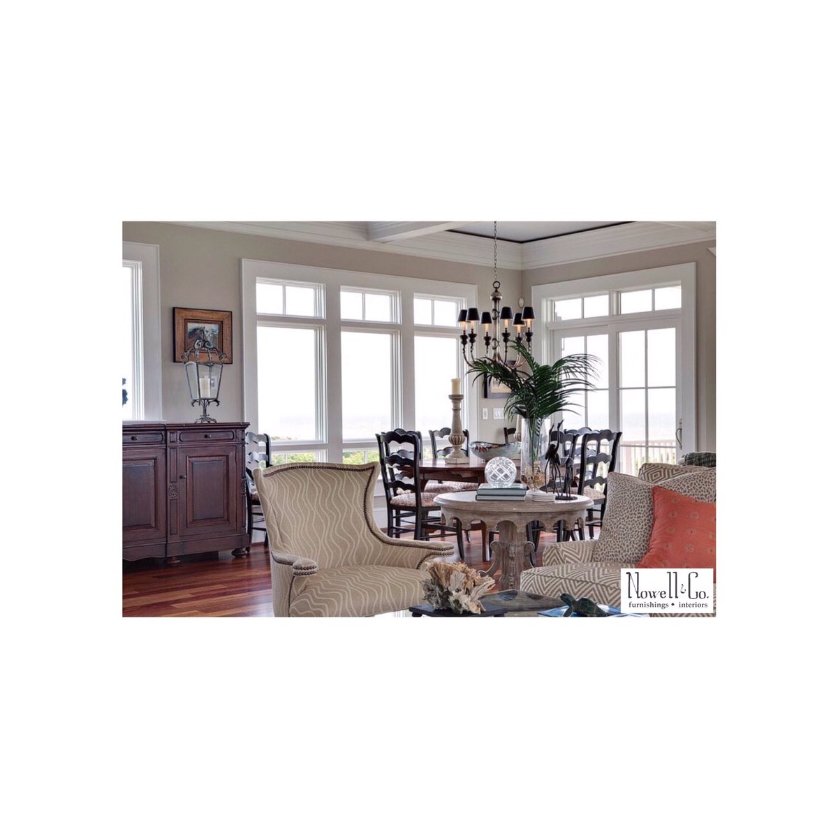 nowellandco's tweet photo. It's easy to relax in this room
#fauld #hartlighting #pineknollshores   #coastalliving #interiordesign  #benjaminmoorepaints #wesleyhall https://t.co/hkFsCpHoWJ