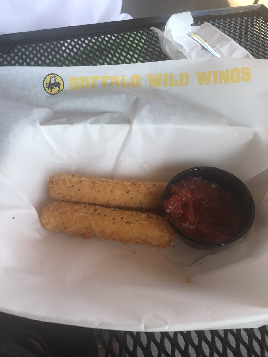 gtoomy2019's tweet photo. Today I realized that mozzarella sticks are just fried string cheese pieces #seminarphotoshoot #ncsapsem https://t.co/yz2dLPtc4T