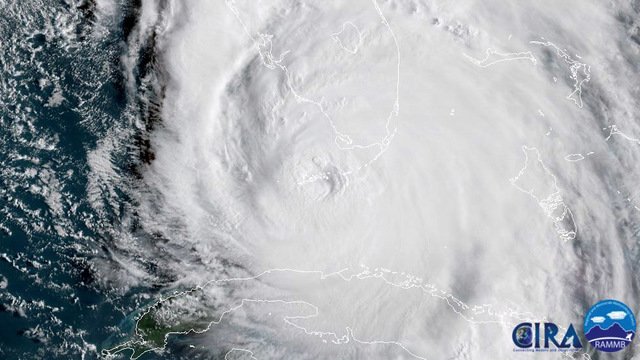 FOX26Houston's tweet photo. #TrackingIrma | Irma's girth and path made for a bizarre storm surge https://t.co/oTlpofkRy3 | YOUR GULF COAST WEATHER AUTHORITY https://t.co/g5h89NRqLc