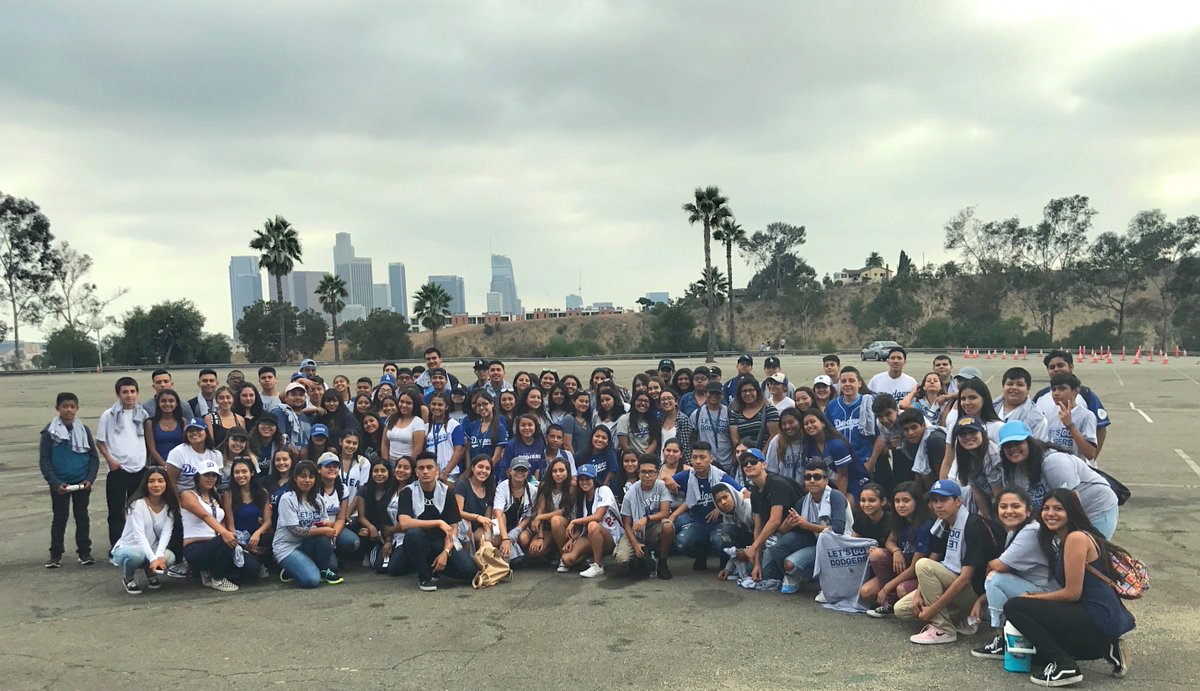 educare_fdn's tweet photo. Our students at Sylmar High School had an amazing time at the @Dodgers game last week. Over 120 students attended. #K4DB #Educarefoundation https://t.co/QGE9dEjOGi
