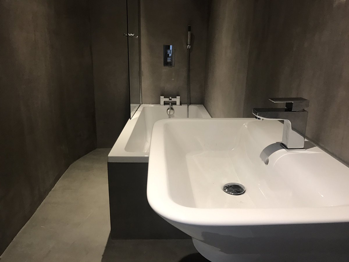 KentPropertyExp's tweet image. We have space for one more kitchen installation or bathroom fit out before 2018 arrives. #margate #bathroomdesign #kitchenfitters #gassafe