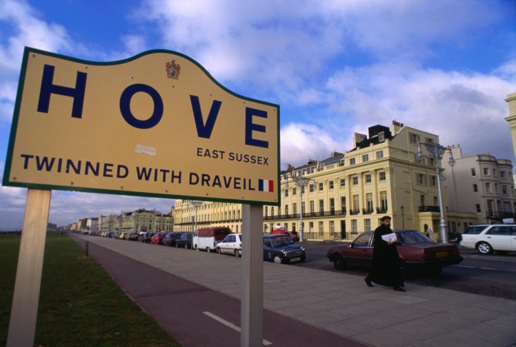 JFCTenor's tweet photo. #RuinAScoreInOneLetter People Will Say We're in Hove https://t.co/4gs8Iy9FJW