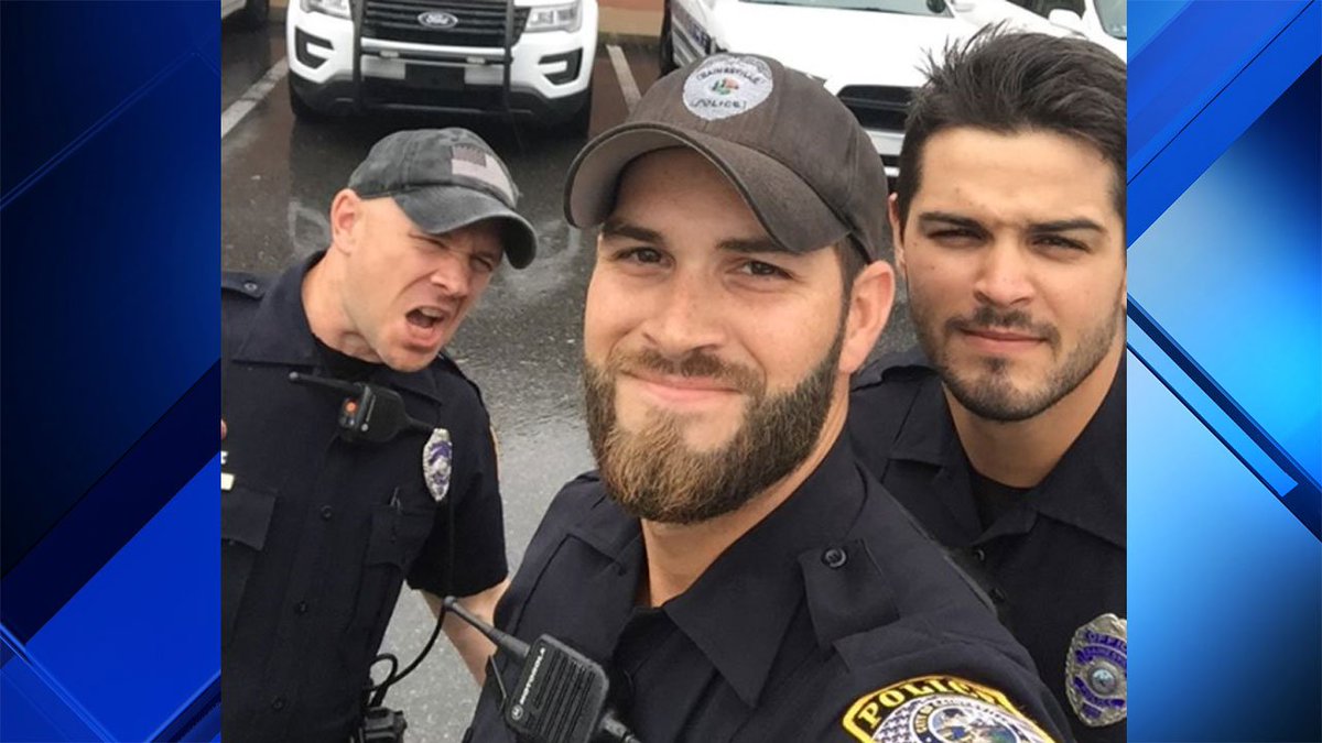 Internet crazy over good-looking Gainesville officers bit.ly/2fiEsNo?utm_me… https://t.co/iHmBG3YqpL