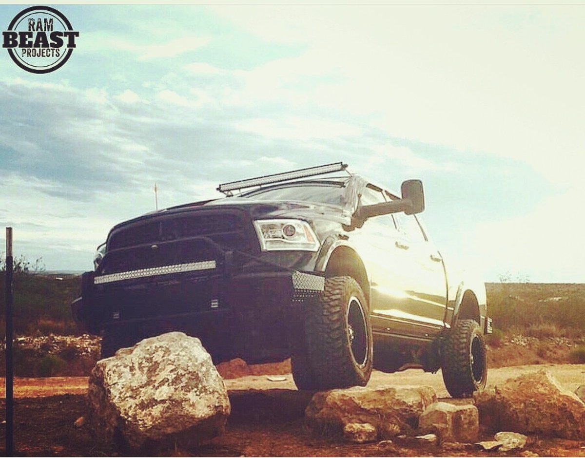 2013 Dodge Ram +Frontier Xtreme Bumper = Sharp👍
#frontier #dodge #fuelwheels